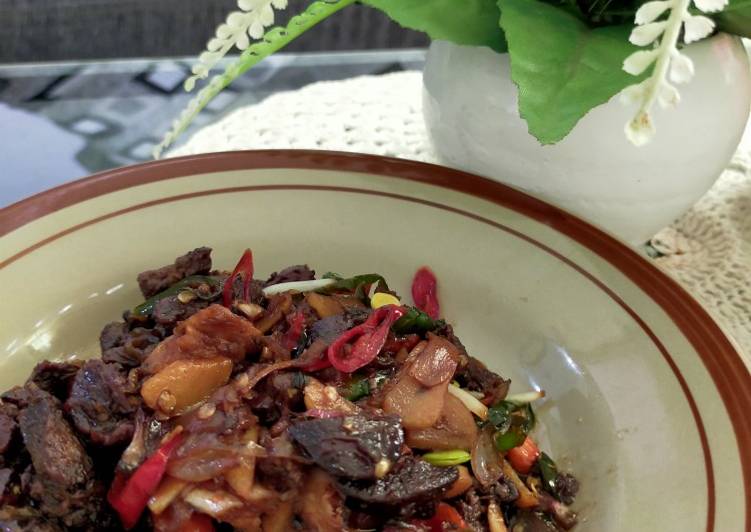 Langkah Menyiapkan Oseng ati ampela puedeees.., Bisa Manjain Lidah