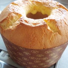 A picture of Fresh Lemon Chiffon Cake.