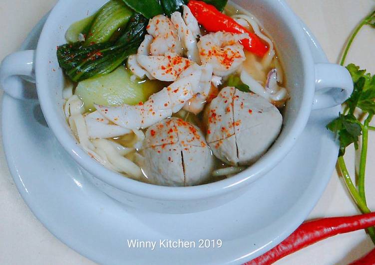 Tom Yam Seafood Ala-ala