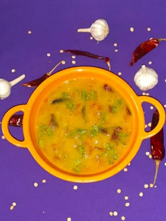 வாழைக்காய் பருப்பு கடயல் (vaazhaikaai paruppu kadaiyal recipe in tamil) செய்முறை முக்கிய புகைப்படம்
