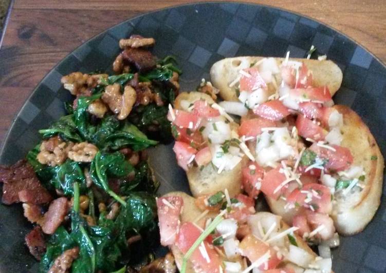 Spinach and bacon salad with bruschetta