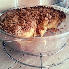 A picture of Quince crumble pie.