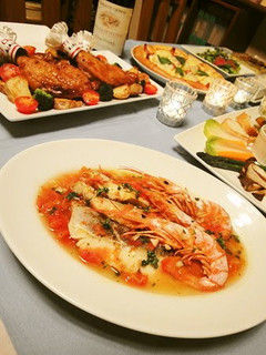 A picture of Easy Acqua Pazza with Cod and Shrimp Heads.