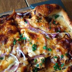 A picture of BBQ Chicken Pizza.