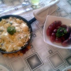 A picture of Potato and cheese.