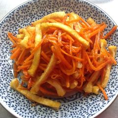 A picture of A Bento Space-Filler! Easy, Sweet and Sour Stir-Fried Aburaage and Carrot.