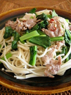 A picture of Asian Somen Noodle Chanpuru with Fish Sauce.