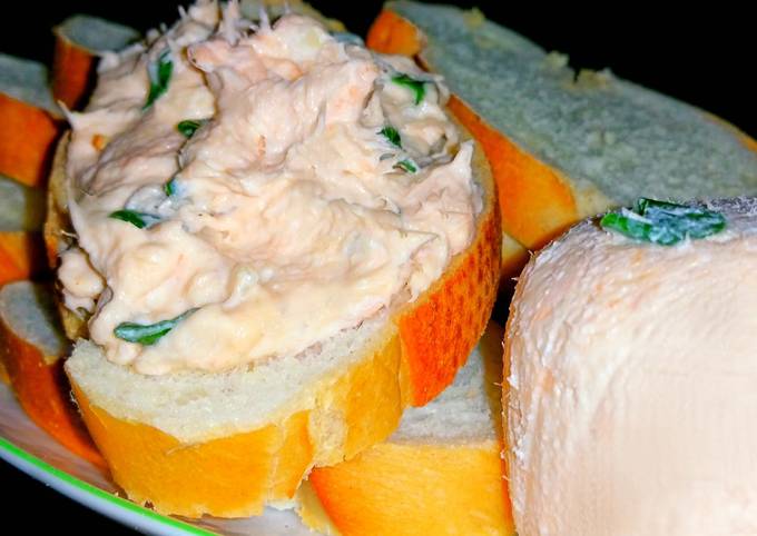 Mike's Easy Salmon Spread