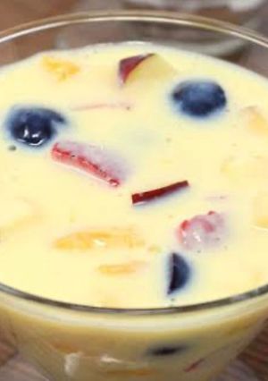 A picture of Fruit Custard.