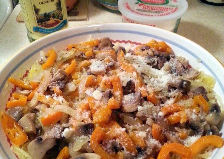 Spaghetti Squash with sauteed mushrooms Spaghetti Squash with sauteed mushrooms