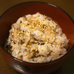 A picture of No-Fail Mixed Maitake Mushroom Rice.