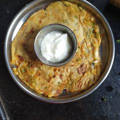 A picture of Lacchaa paratha.