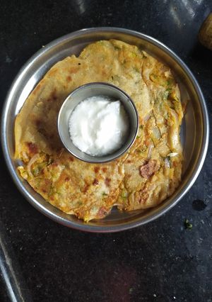 A picture of Lacchaa paratha.