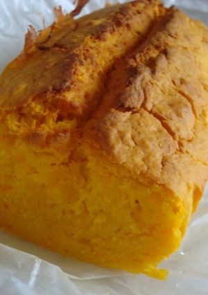 A picture of Pound Cake with Pumpkin and Carrots.