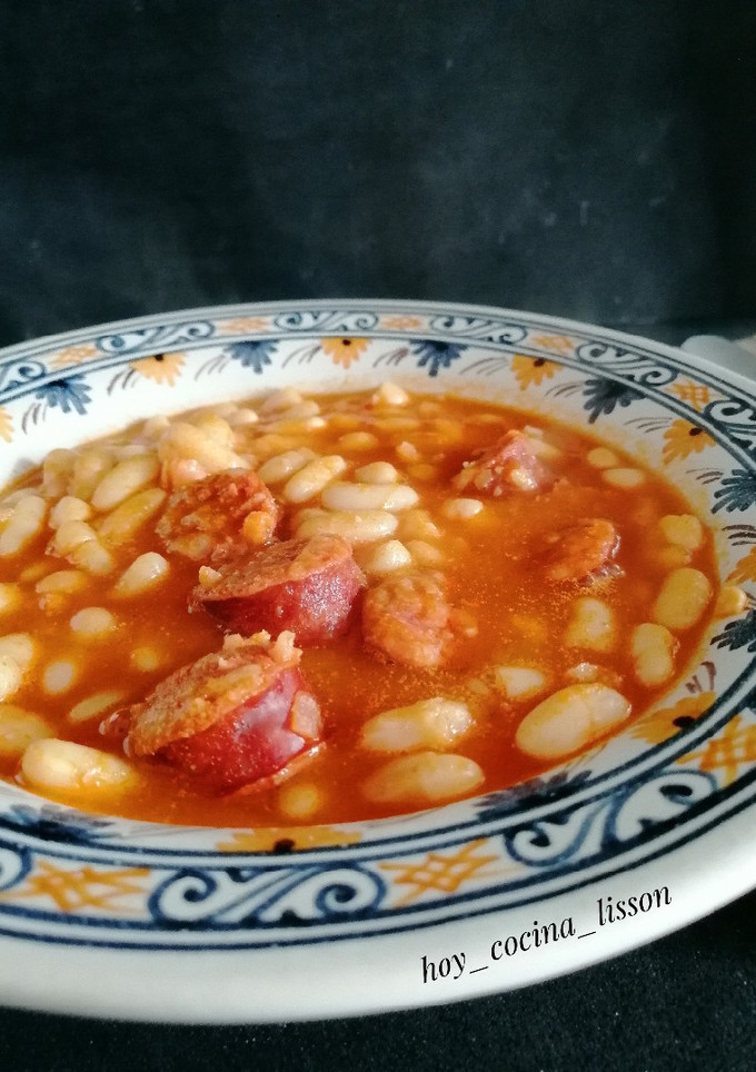 Una foto de Alubias blancas con chorizo