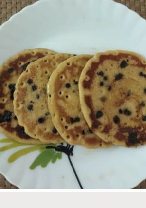 A picture of Healthy pancakes with choco chips.