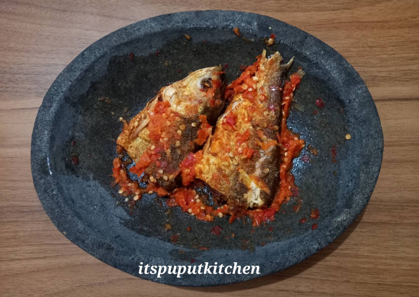 Ikan Bandeng Goreng Sambal Bawang