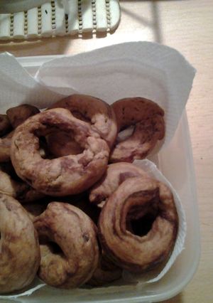 A picture of Biscuits with wine.