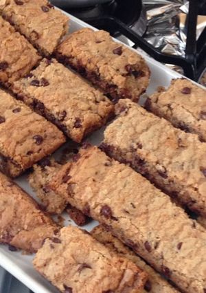 A picture of Pessy's Chocolate Chips Cookies.