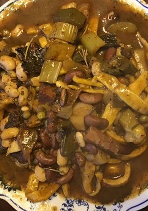 A picture of California Farm Cast Iron Minestrone Stew & Soup.
