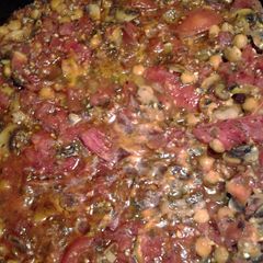 A picture of Dhingri Chole (dry white mushrooms with chickpeas).