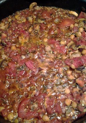 A picture of Dhingri Chole (dry white mushrooms with chickpeas).
