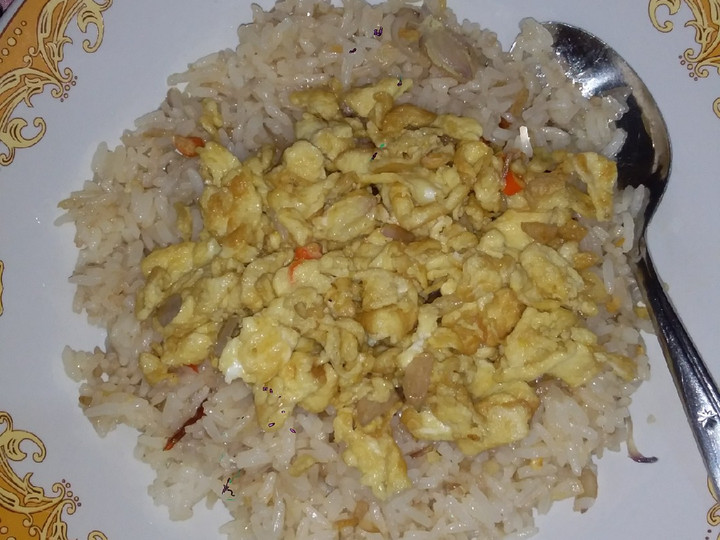 Langkah Mudah untuk Membuat Nasi goreng mentega with telur orak arik, Enak