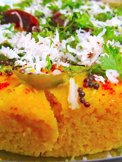 A picture of Khaman Dhokla.