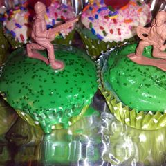 A picture of Army men cupcakes.