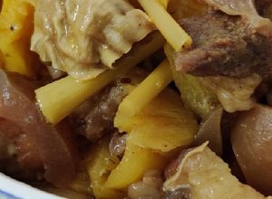 Hình của món Nạm bò kho thơm.