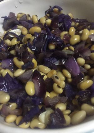 Una foto de Porotos de soja salteados