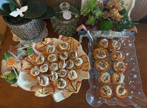 Hình của món Khoai lang nướng với kẹo dẻo và óc chó (sweet potato mix with marshmallow and walnut).