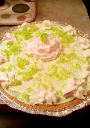 A picture of Jolly ranchers green apple pie.