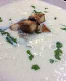 Άσπρη σούπα με κουνουπίδι και τυρί