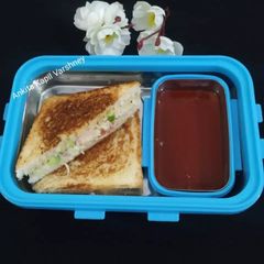 A picture of Lunch Box (veg sandwich).