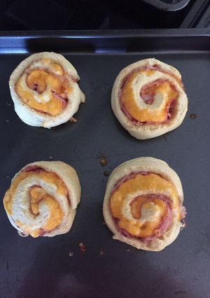 A picture of Ham And Cheese Pinwheels.