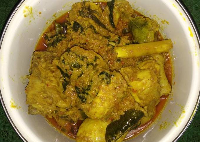 Ayam Woku(ayam bumbu kuning)