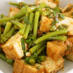 A picture of Spicy Garlic Shoots and Atsuage.