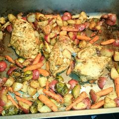 A picture of TT's Roasted Chicken & Veggies.