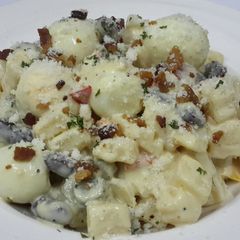 A picture of Kanya's Potato salad.