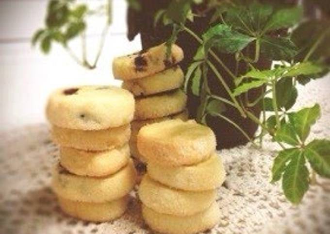 Crispy and Crumbly (and Easy) Cookies For Father's Day