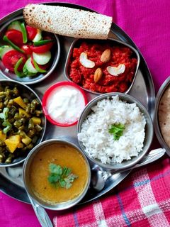 फ्रेंच बीन्स आलू सब्जी(Fench Beans Aloo Sabji Recipe In Hindi) रेसिपी मुख्य फोटो
