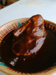 Una foto de Mole de Pollo