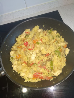 Una foto de Cuscús con pollo al curry