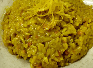 Una foto de Risotto de cúrcuma