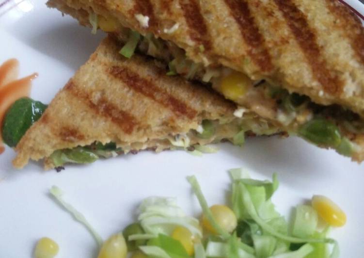 Recipe of Super Quick Homemade Grilled Brown Bread Cheesey and Spicy Mayonnaise Sandwich