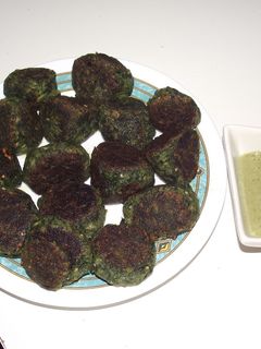 Una foto de Albóndigas espinaca con velouté de espinaca