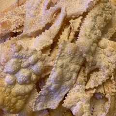 Foto di Chiacchiere friabili e croccanti