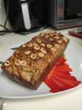 Plumcake alle noci macadamia e nocciole con gocce di cioccolato