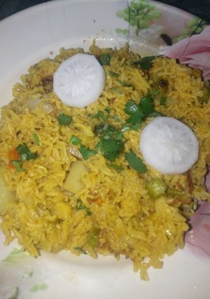तहरी या वेज पुलाव (tehri yeh veg pulao recipe in Hindi) रेसिपी मुख्य फोटो